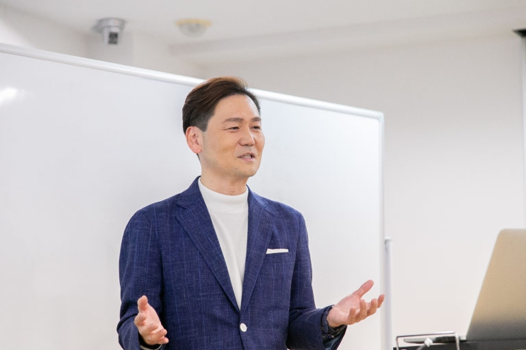 代表 富川 泰敬